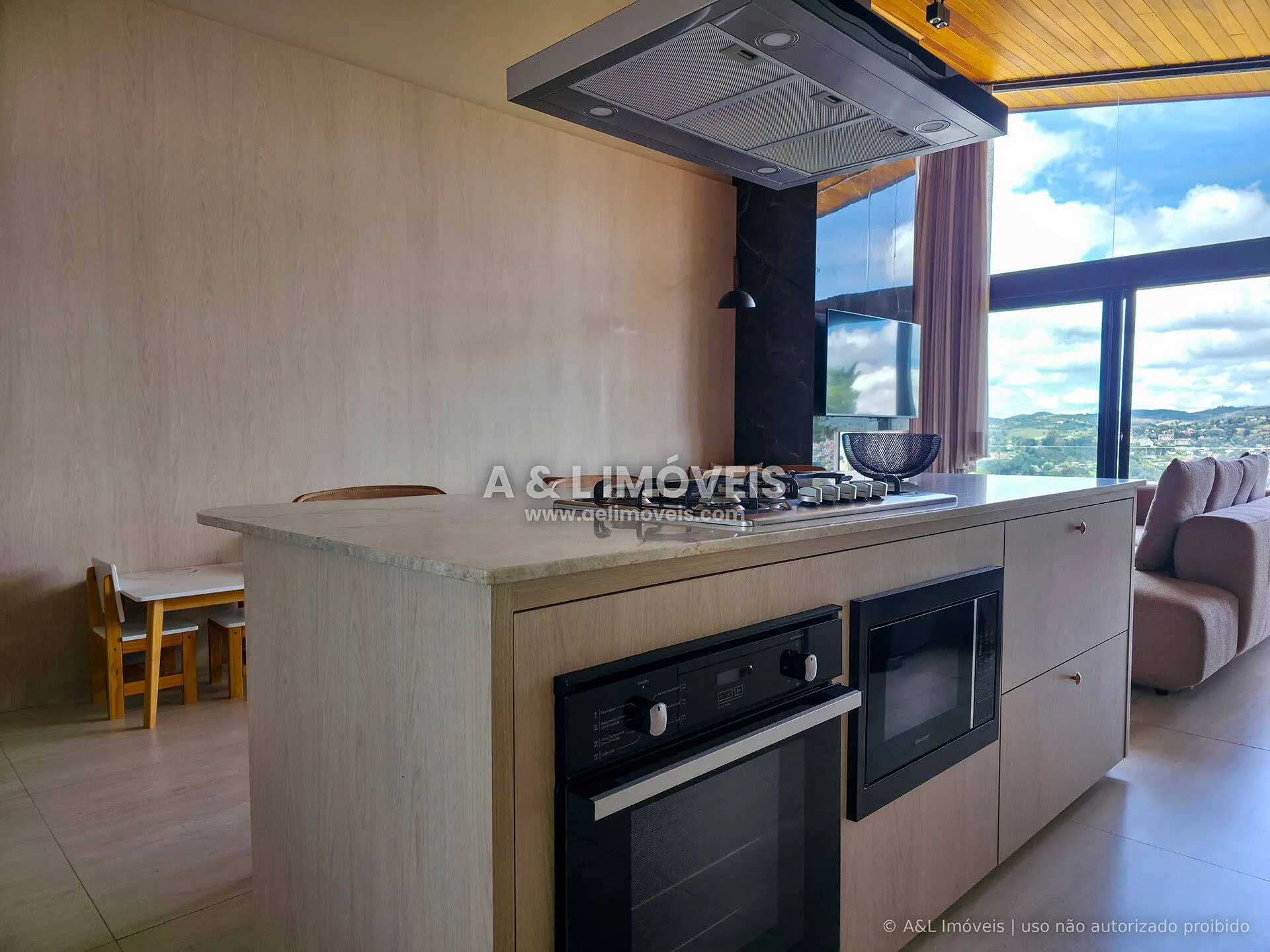 Imagem Casa à Venda em Campos do Jordão - Vista Panorâmica, 3 Suítes e Mirante