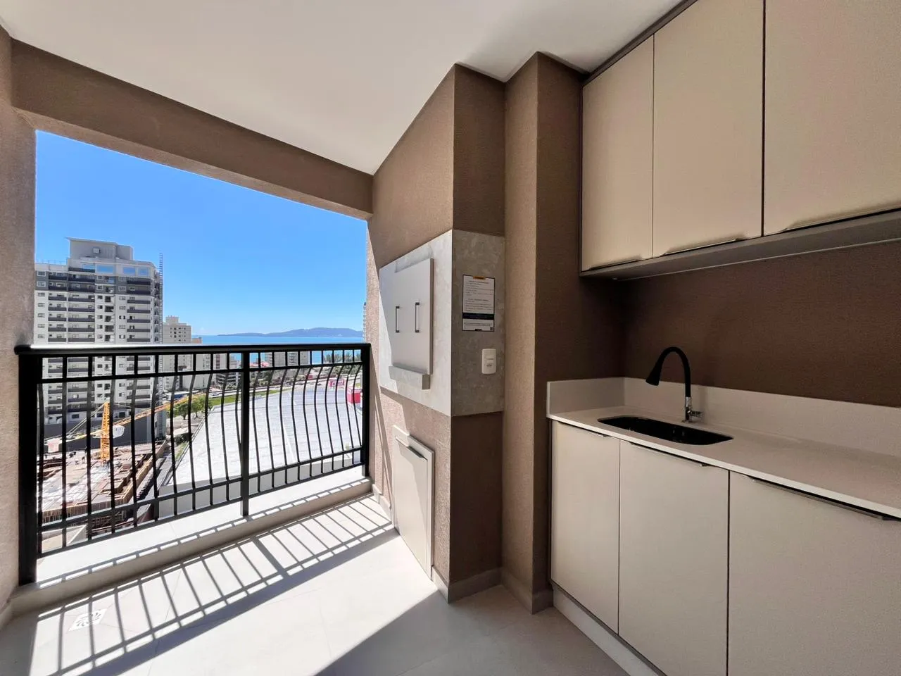 Imagem Apartamento com vista para o mar à venda com 70m2 por R$ 1.080.000,00
