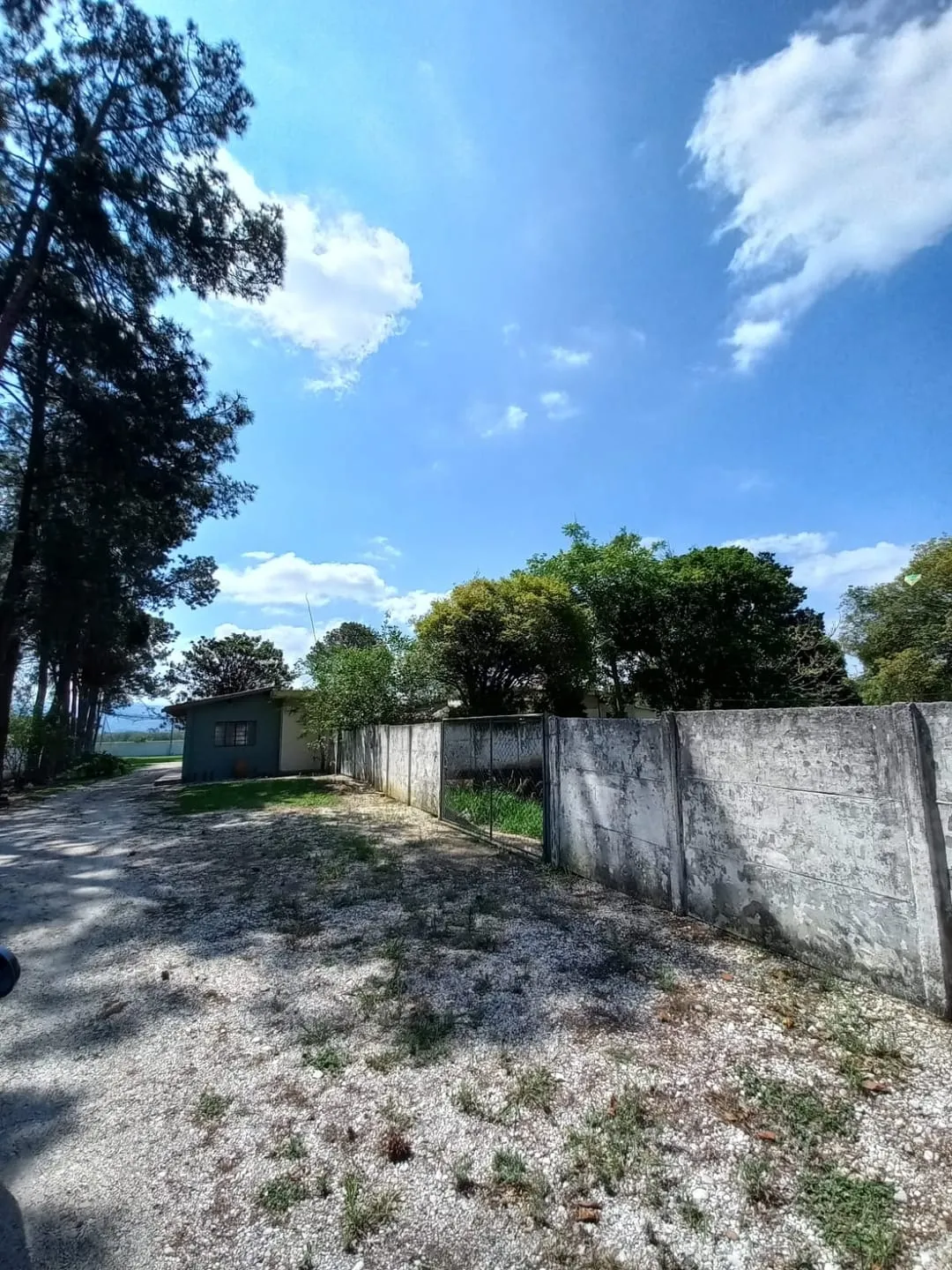 Imagem Belíssima Chácara Mobiliada a Apenas 5 Minutos do Centro de Pindamonhangaba