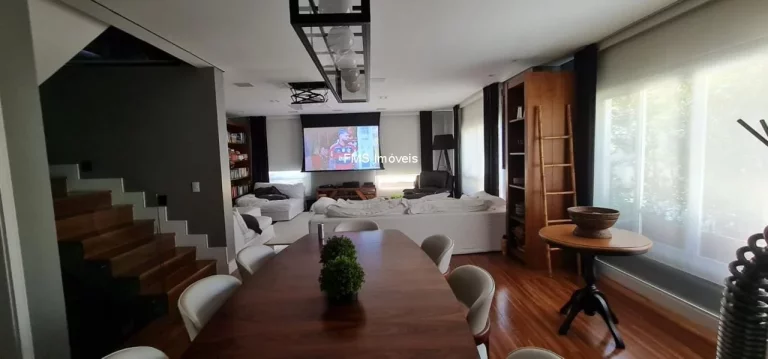 Imagem Casa em condomínio no Morumbi, São Paulo-SP: 4 quartos, 3 salas, 6 banheiros, 4 vagas e 340m² de área. Agende sua visita agora!