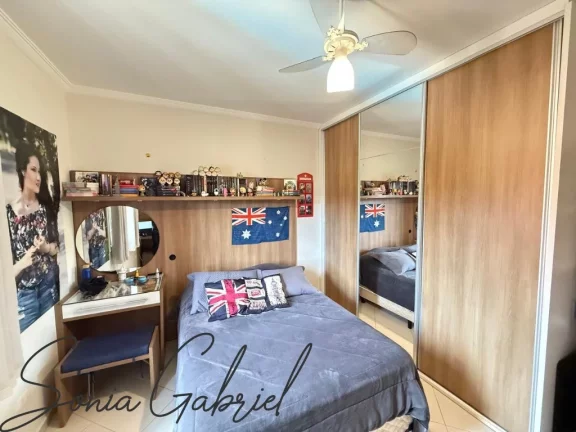 Imagem Espetacular Casa em Condomínio à Venda em Vinhedo-SP - Condomínio Marambaia - 4 Quartos, 2 Suítes, 3 Salas, 5 Banheiros, 4 Vagas de Garagem, 530,14 m².