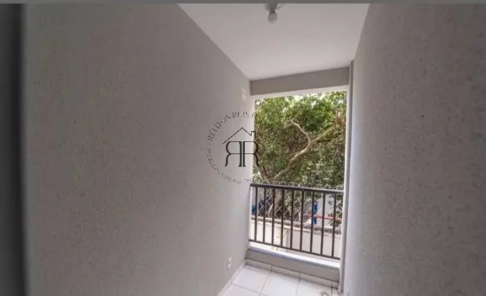 Imagem Este encantador apartamento está localizado na vibrante cidade de São Paulo, oferecendo uma combin...