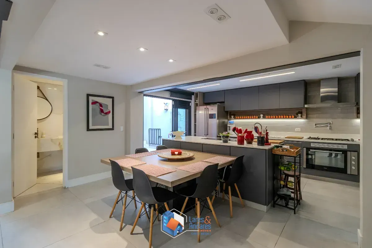 Imagem Casa para venda em Brooklin Paulista com 3 quartos, sendo 3 suítes, 383m²