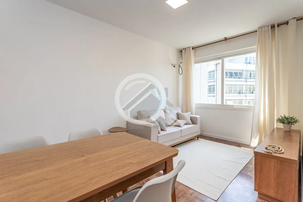 Imagem Apartamento de 1 Dormitório REFORMADO e semi mobiliado no bairro Petrópolis. Andar alto, 40,5m2 de...