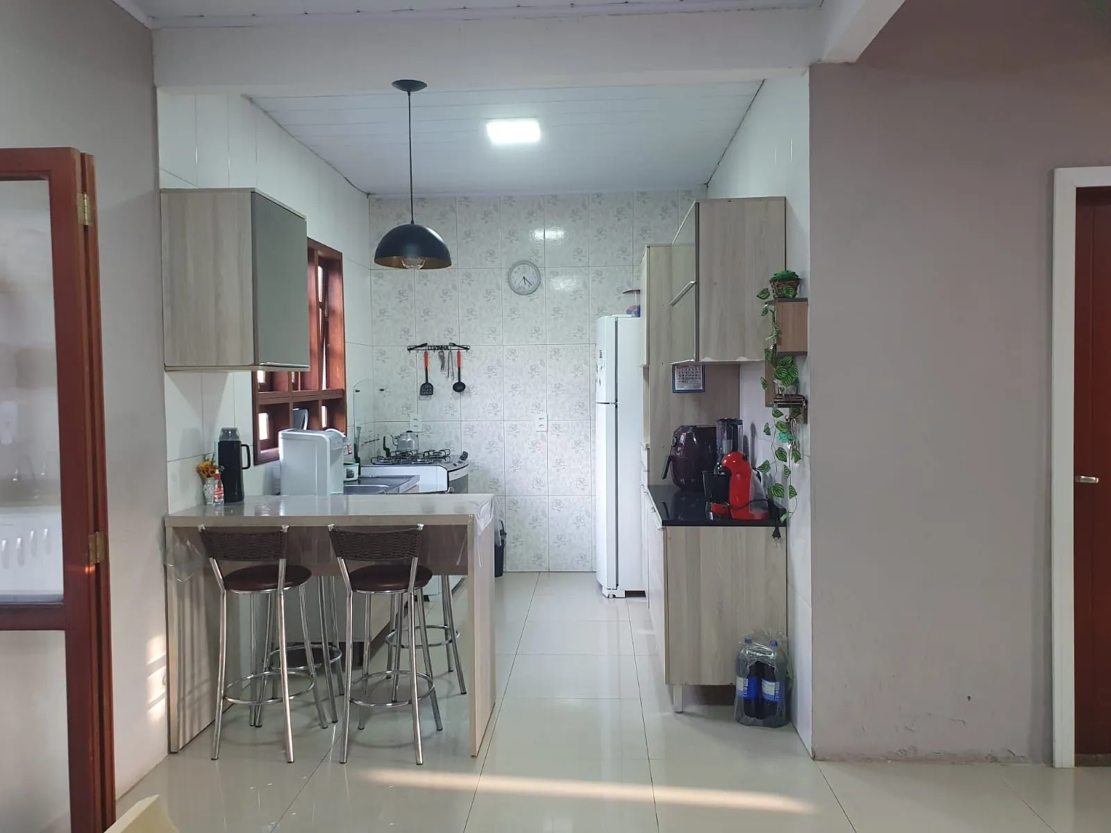Imagem Casa, 3 Dormitórios, 2 Banheiros, 180m², Bairro Estância Velha, Canoas