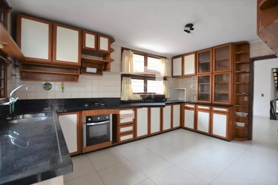 Imagem Casa para Venda - 267m², 4 dormitórios, sendo 1 suites, 2 vagas - Tristeza