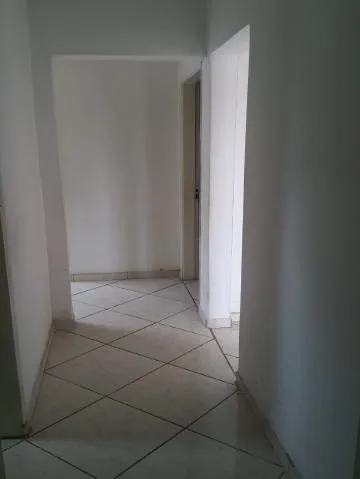 Imagem LOCAÇÃO DE CASA NO JARDIM PLANALTO, EM ARUJÁ/SP, 160m² com 03 dormitórios, suíte, sala, varanda, cozinha e garagem coberta para 01 auto. CONSULTE-NOS.