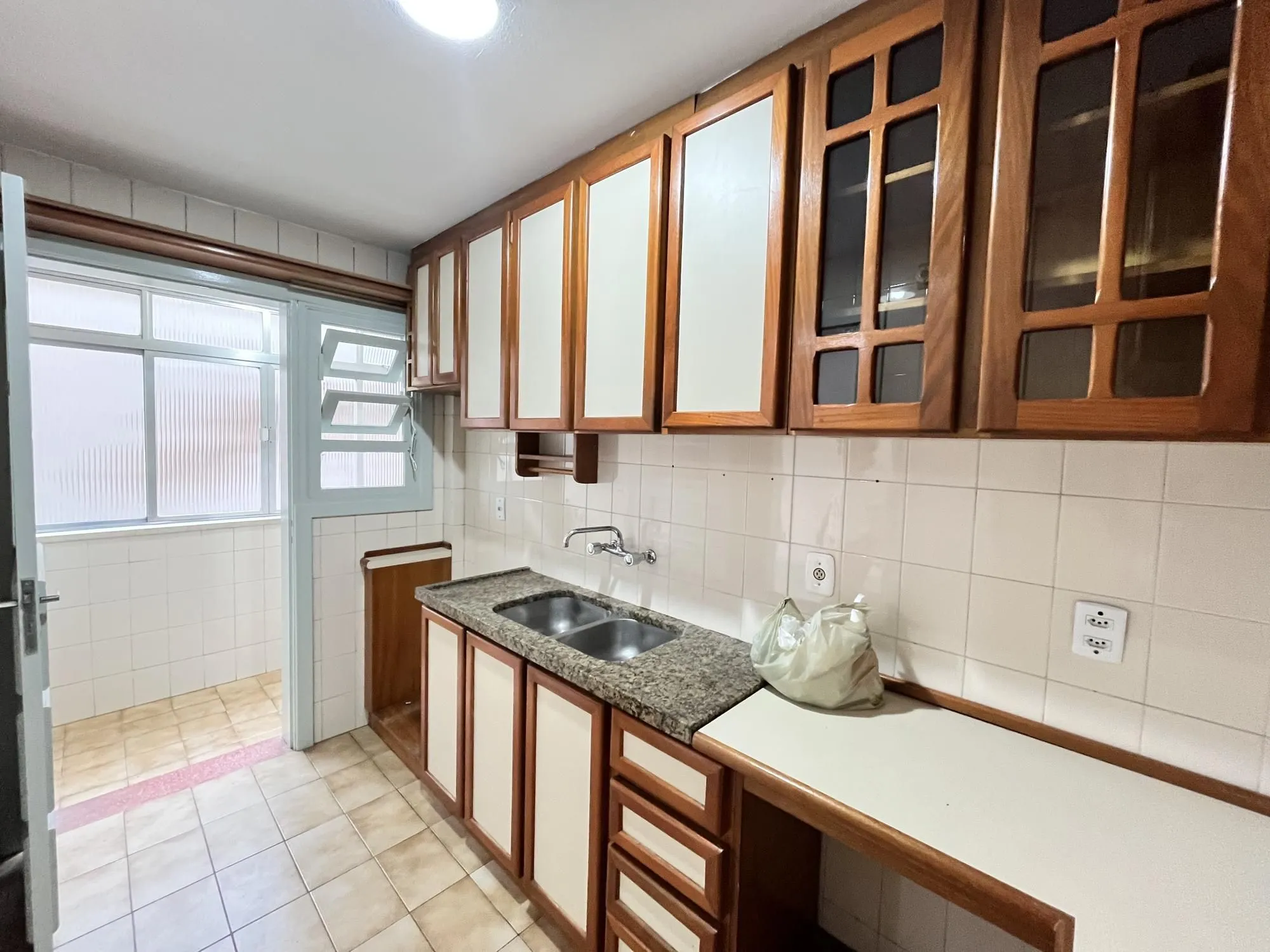 Imagem Apartamento de 1 quarto, 2 sacadas e 1 vaga de garagem no bairro Farroupilha POA