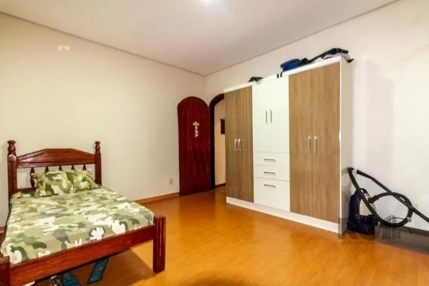 Imagem Casa 303m² - 4 dormitórios, 2 vagas no bairro Santo Antônio