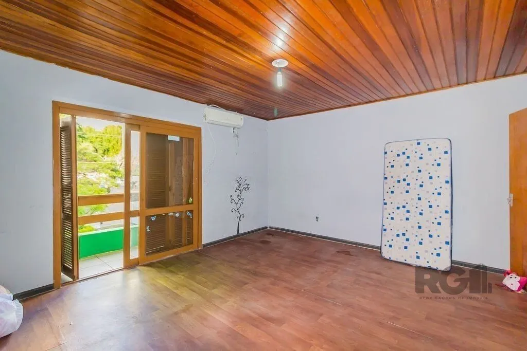 Imagem Casa 242m² - 5 dormitórios, 6 vagas no bairro Cristo Redentor