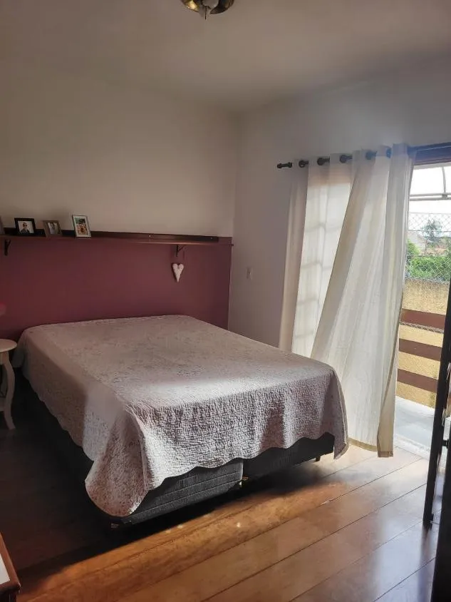 Imagem Encantadora Casa Térrea no Charmoso Bairro Nova Suíça em Valinhos