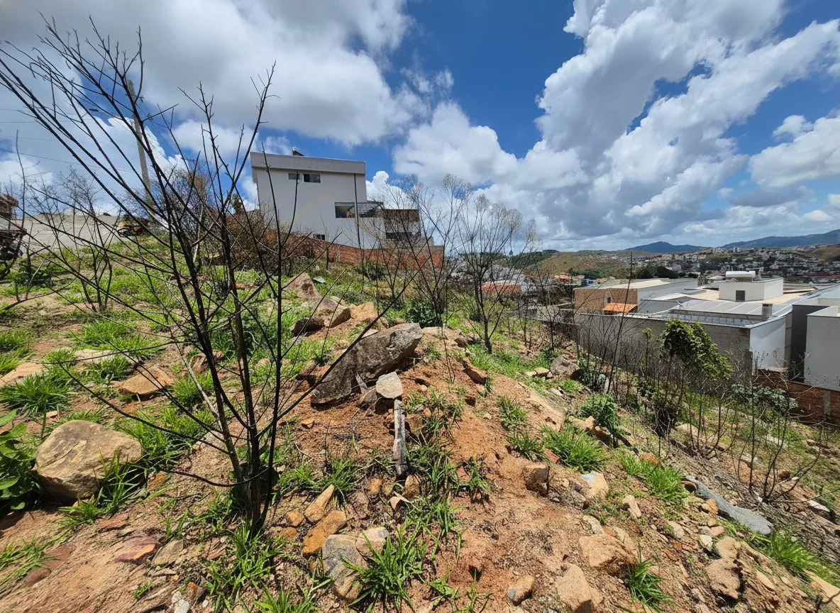 Imagem Terreno 250 m² à venda em Jardim Bandeirantes, Poços de Caldas