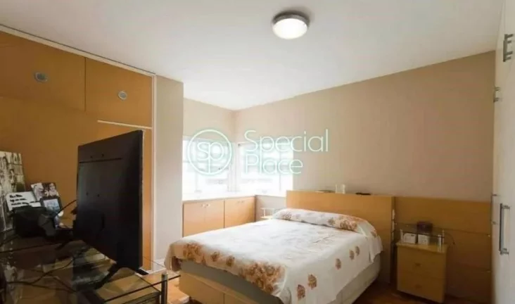 Imagem Apartamento com 238m² no Jardim América. São 4 dormitórios ( 1suíte ) e 1 vaga na garagem. Loca...