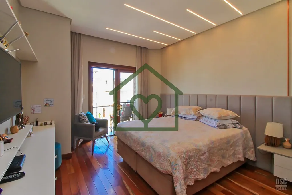 Imagem Uma casa que se destaca pela harmonia dos espaços, pela luz natural abundante e pela sensação de ...