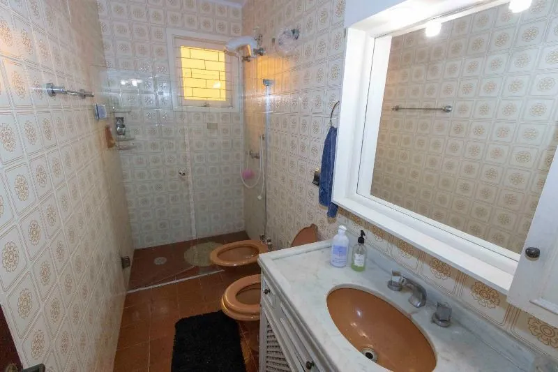 Imagem Casa para Venda - 420m², 5 dormitórios, sendo 2 suites, 6 vagas - Nonoai