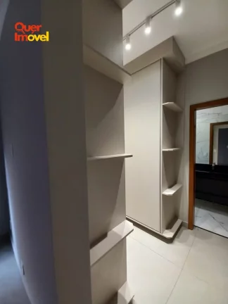 Imagem Casa em Condomínio de Luxo com 3 Suítes e 4 Vagas de Garagem no Jardim Cybelli, Ribeirão Preto-SP