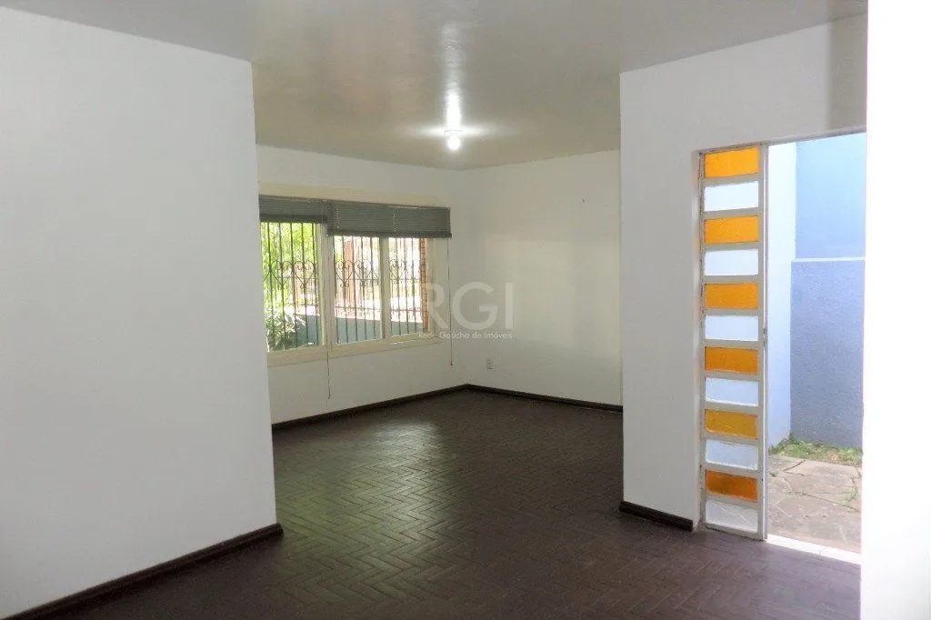 Imagem Casa no bairro Jardim Botânico de 3 dormitórios e 2 vagas