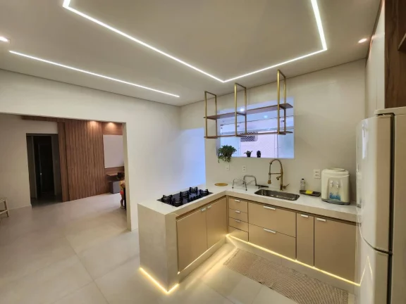 Imagem Excelente apartamento totalmente reformado na Ponta da Praia!
