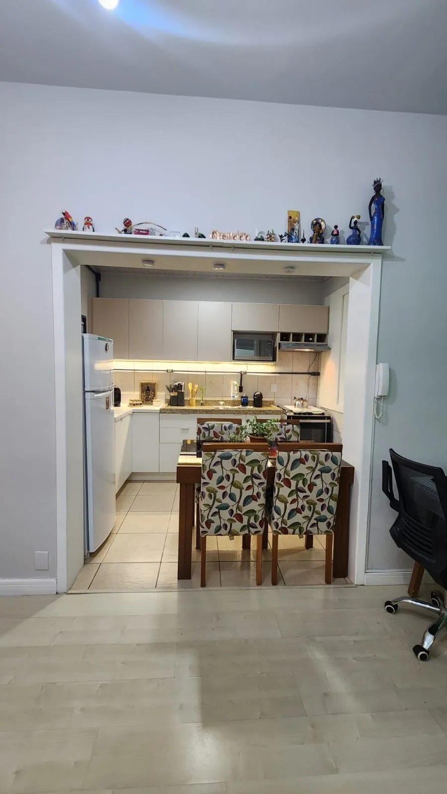Imagem Apartamento com 02 Quartos e 01 Banheiro no Bairro Petrópolis em Porto Alegre