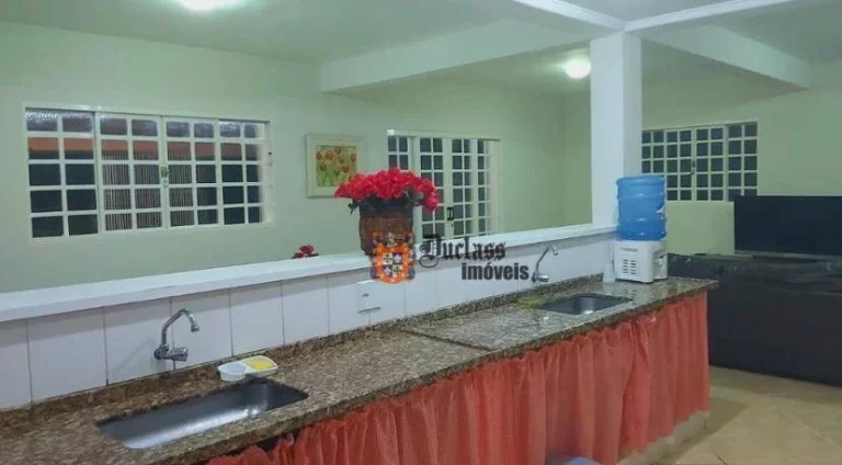 Imagem Chácara com 3 dormitórios à venda, 1100 m² por R$ 1.150.000,00 - Paiol Grande - Joanópolis/SP
