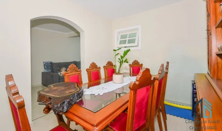 Imagem Sobrado 03 quartos c/suíte, ático, espaço nos fundos, no Tingui em Curitiba PR