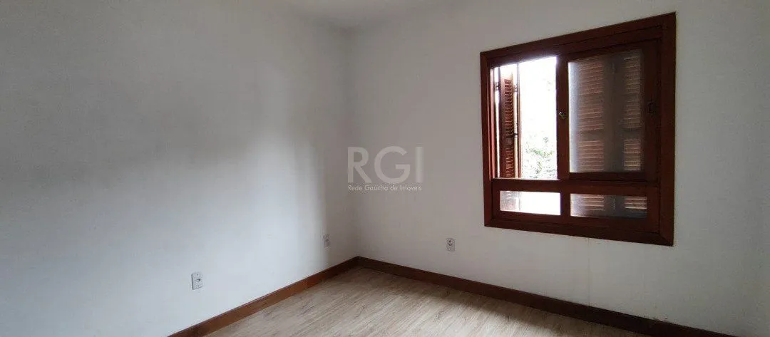 Imagem Casa para Venda com 3 dormitórios, sendo 1 suites e 2 vagas no bairro Tristeza