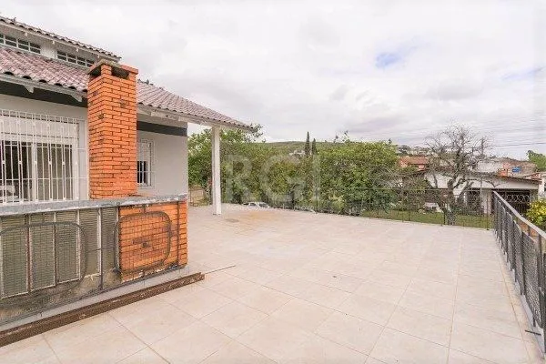 Imagem Casa para Venda - 238.35m², 4 dormitórios, sendo 1 suites, 2 vagas - Nonoai