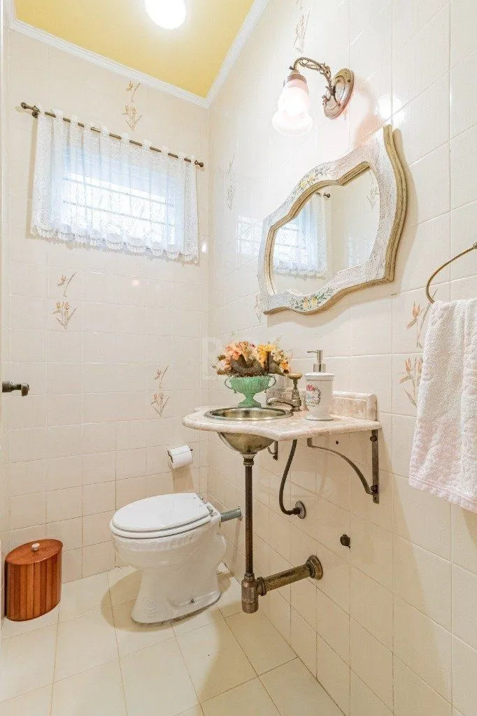 Imagem Casa de 3 dormitórios e 4 vagas de garagem no bairro Jardim Itu
