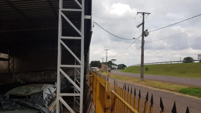 Imagem Barracão à venda em Cascavel, bairro Brazmadeira - 500m² de área construída