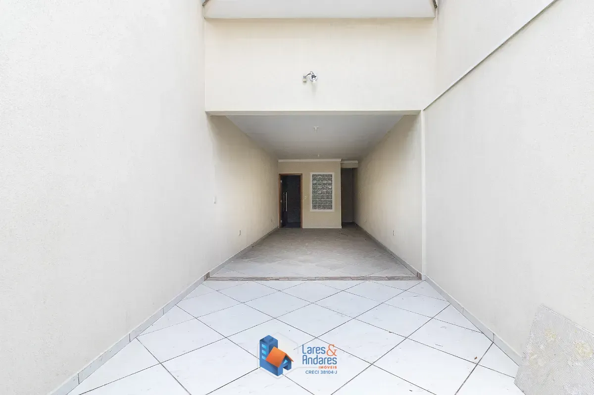 Imagem Sobrado para venda em Parque São Domingos com 3 quartos, sendo 3 suítes, 102m²