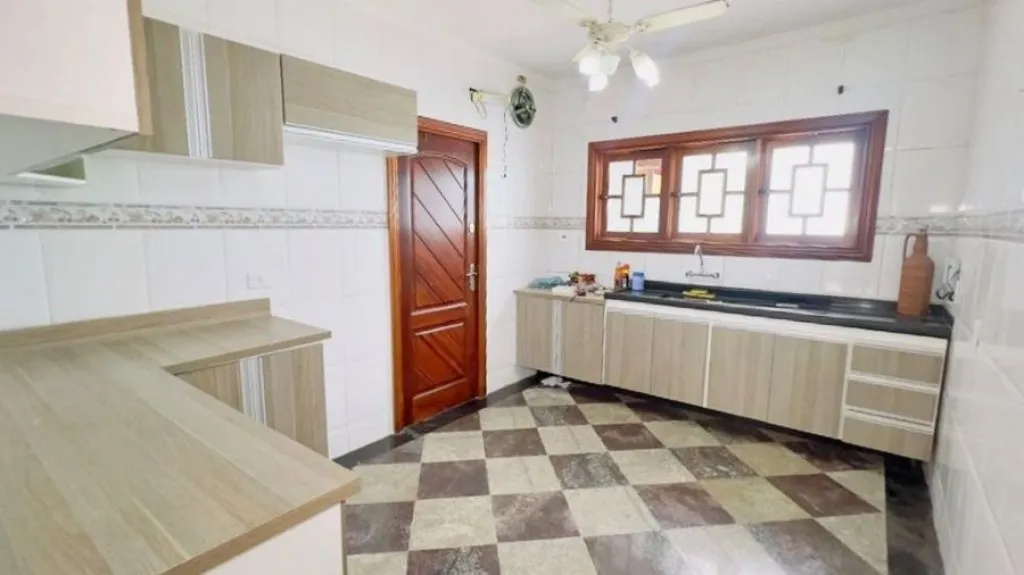 Imagem CASA COM 250,00 m² - CANTO DO FORTE - PRAIA GRANDE SP