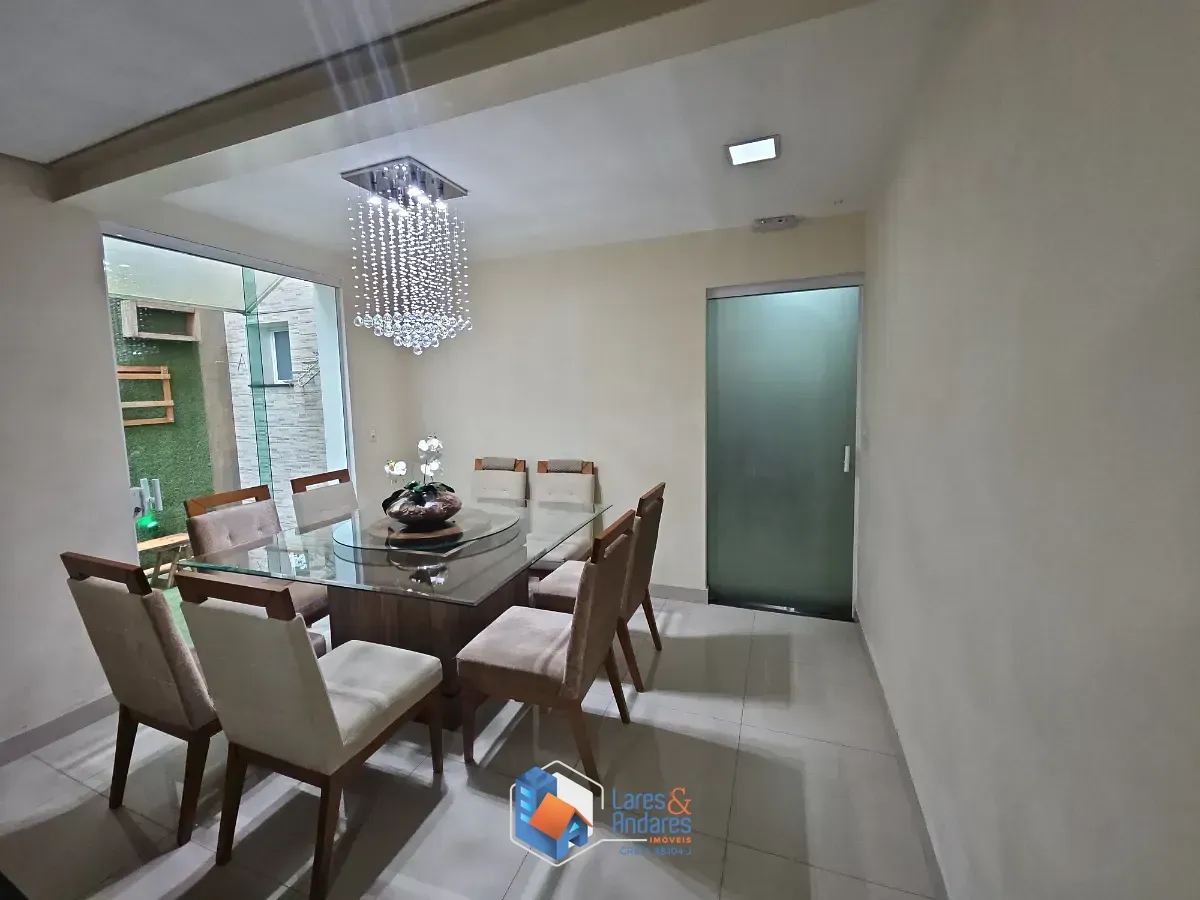 Imagem Sobrado para venda em Vila Ivone com 3 quartos, sendo 1 suíte, 178m²