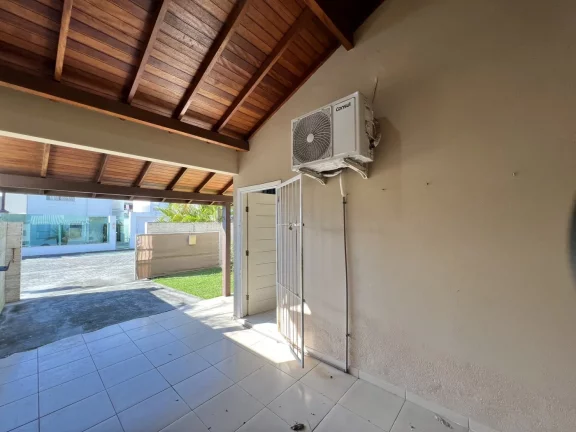 Imagem Casa / Sobrado para Venda em Florianópolis / SC no bairro São João do Rio Vermelho