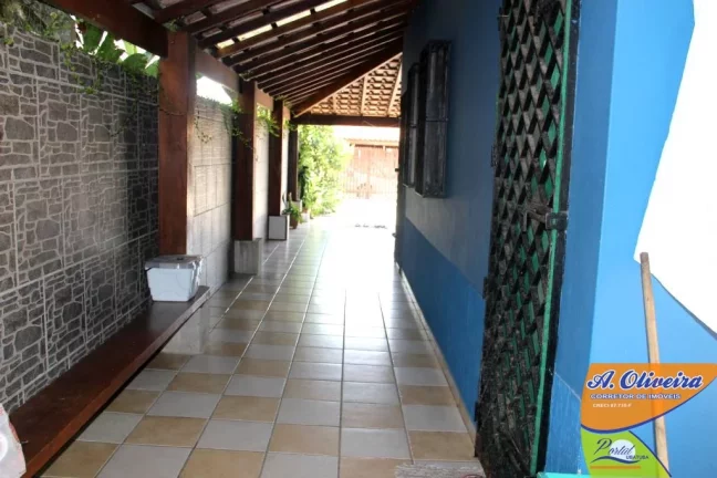 Imagem Casa com 02 dormitórios - 400 metros da praia.