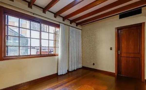 Imagem Casa sobrado no bairro Bela Vista de 3 dormitórios e 3 vagas DESOCUPADA