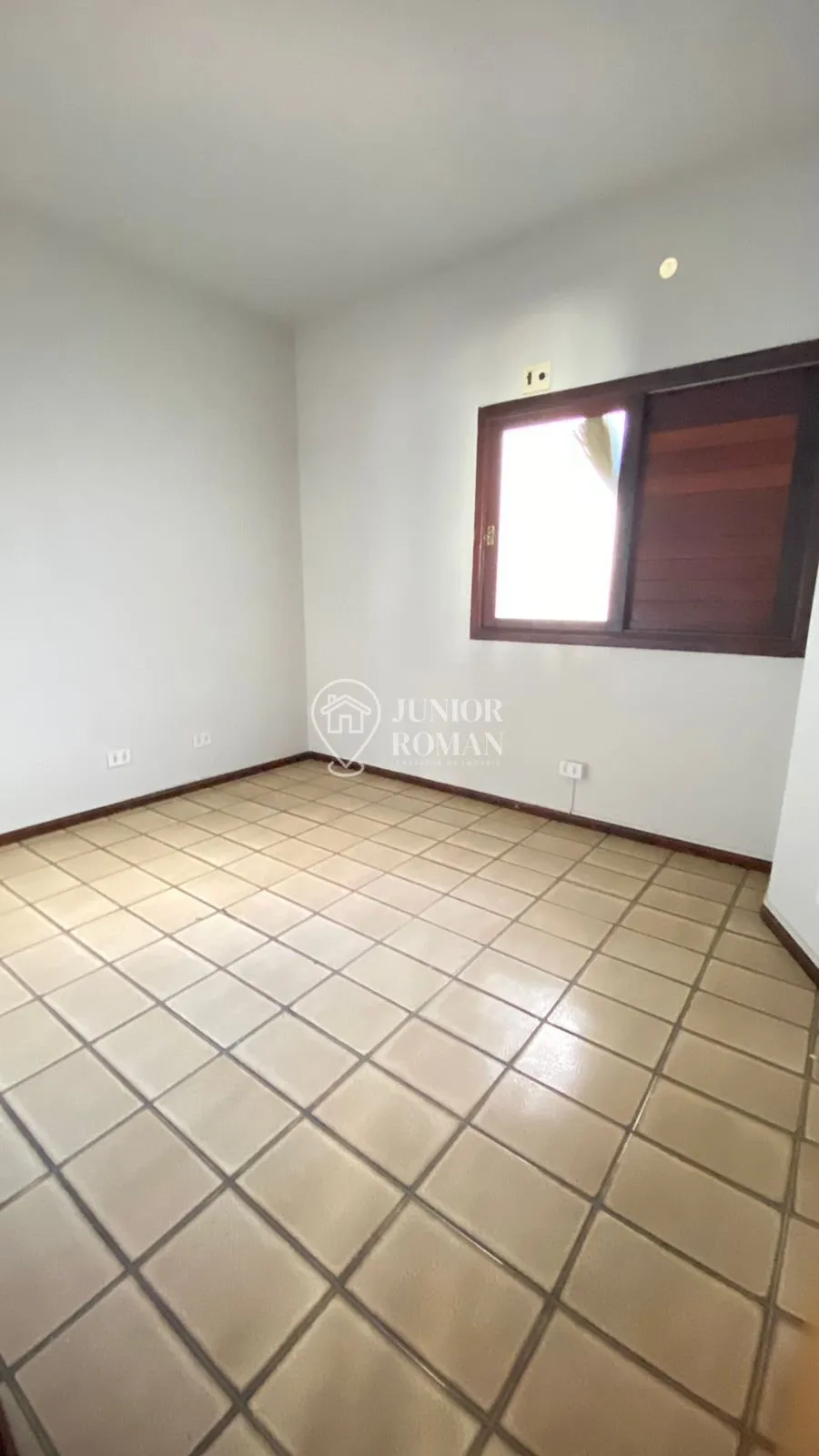 Imagem CASA COM SALÃO COMERCIAL 517M2 NO BAIRRO SANDRA REGINA - BARREIRAS/BA