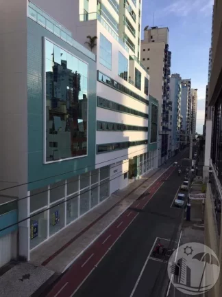 Foto do imóvel Apartamento Duplex SEM ELEVADOR com 4 Quartos sendo 1 Suíte em Rua 3000