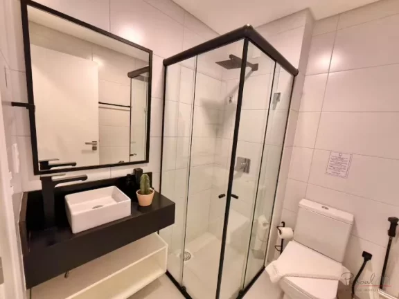 Imagem Descubra este moderno apartamento de aproximadamente 80 m², localizado no coração de Jurerê Lest...