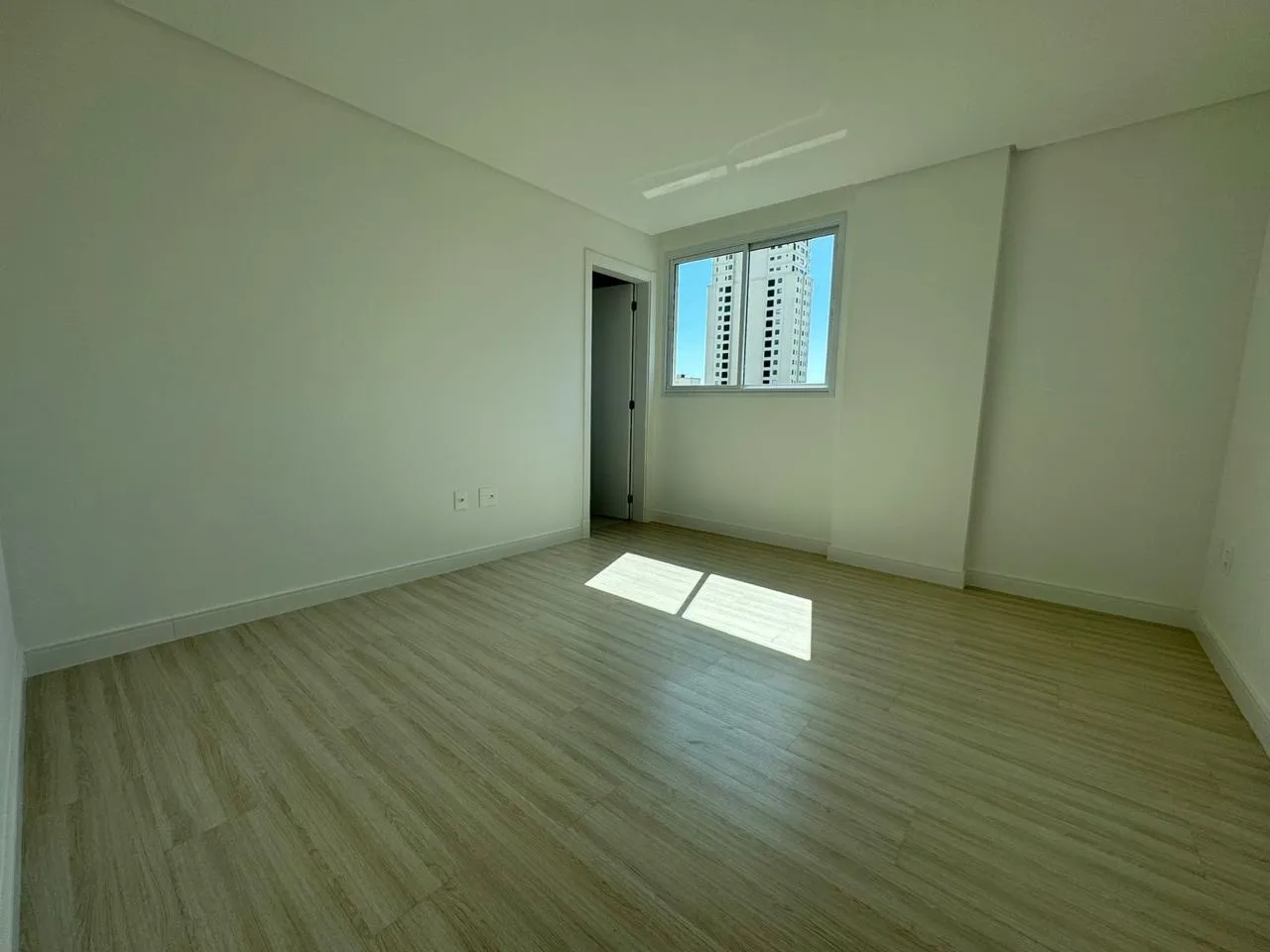 Imagem Apartamento à venda com 129.6m2 por R$ 1.899.000,00