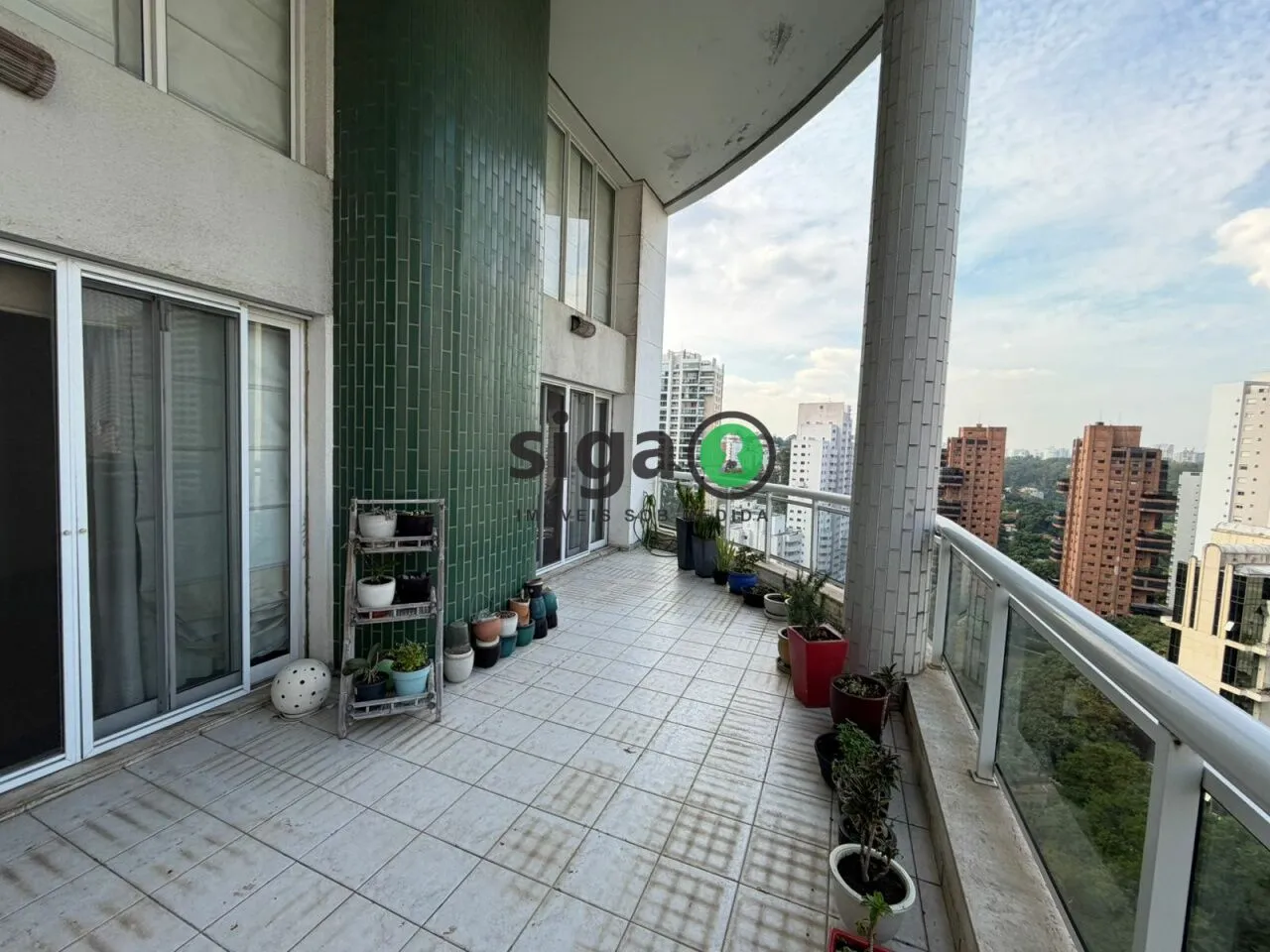 Imagem APARTAMENTO DISPONÍVEL PARA VENDA OU LOCAÇÃO NO PANAMBY, TORRE UNICA, TRÊS VAGAS!