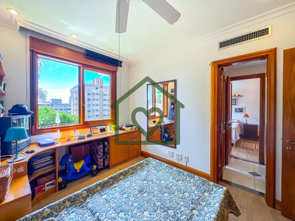 Imagem Apartamento de gestão da Label Brokers de 333 m² no bairro Bela Vista, em Porto Alegre. 
 
Amplo l...