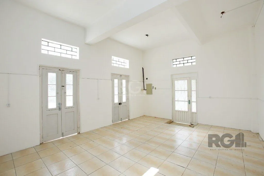 Imagem Prédio 3 andares. Composto de salas e apartamentos