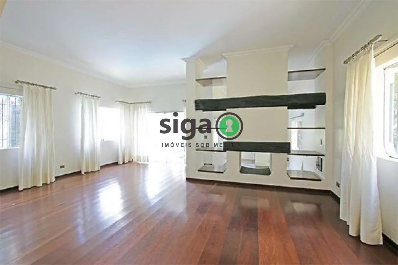 Imagem Casa á Venda no Jardim Marajoara - 450m², 3 quartos, 6 vagas