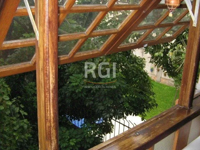 Imagem Casa para Venda - 260m², 3 dormitórios, sendo 1 suites, 7 vagas - Nonoai