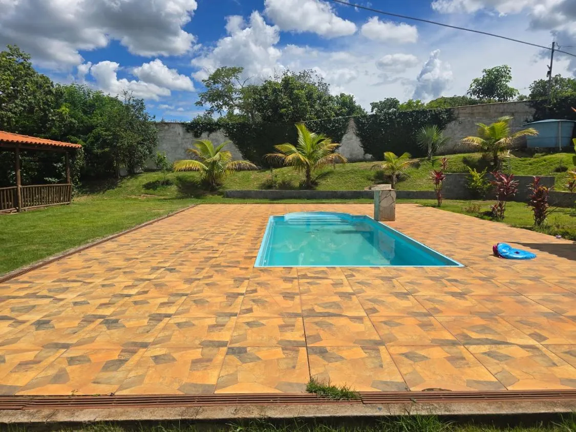 Imagem Vendo excelente sítio em Mateus Leme ,área total de 2.800 m²