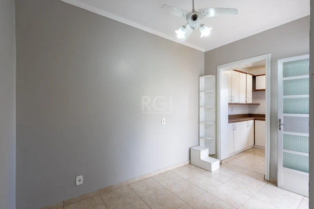 Imagem Casa para Venda - 202m², 3 dormitórios, sendo 1 suites, 2 vagas - Cristal