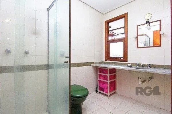 Imagem Apartamento com 3 Dormitórios, Suíte e Sacada e 1 vaga - 115m² - Petrópolis