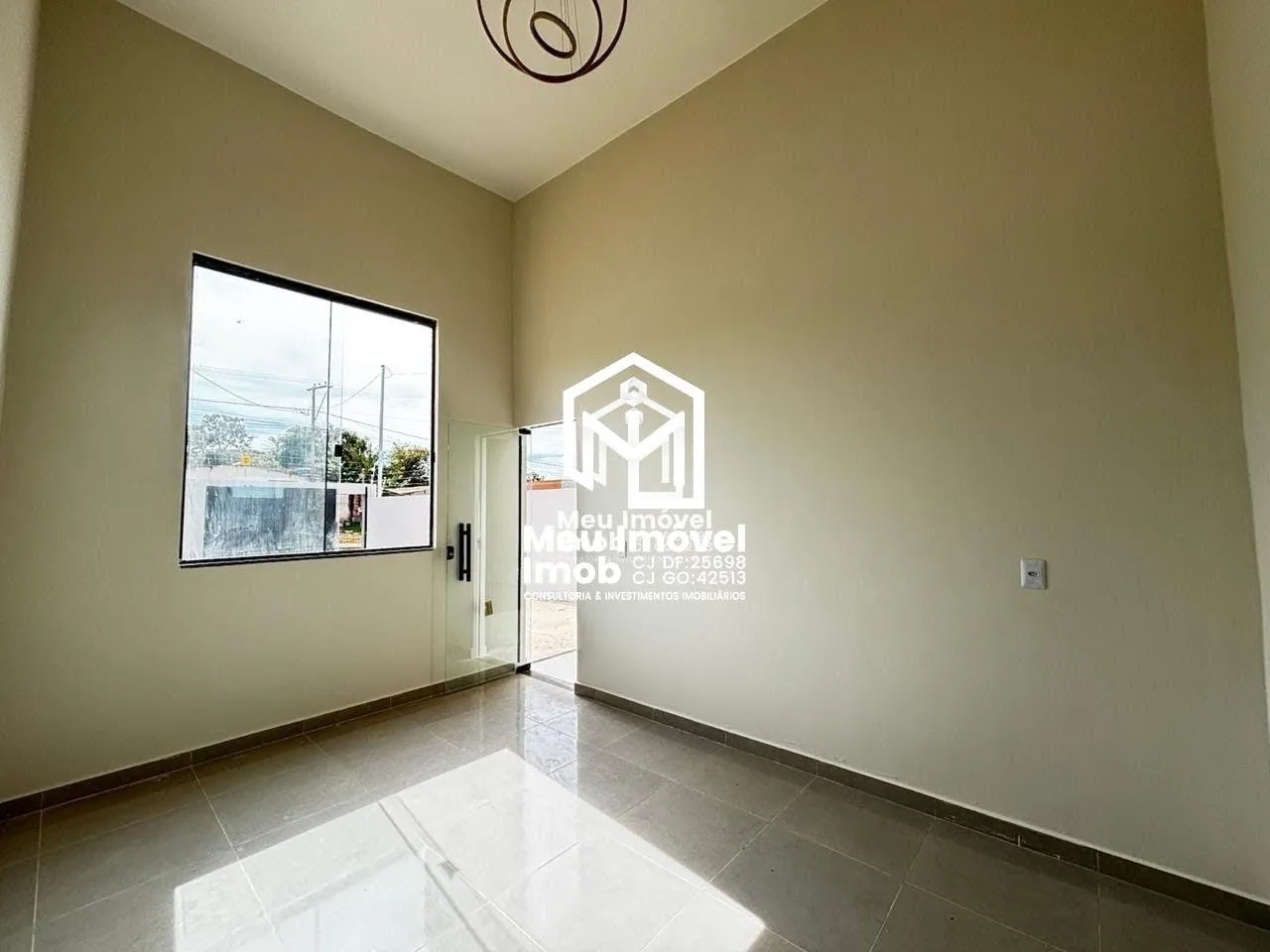 Imagem Casa 2 Quartos 1 Suíte 3 Vagas 80m² Pé Direito Alto