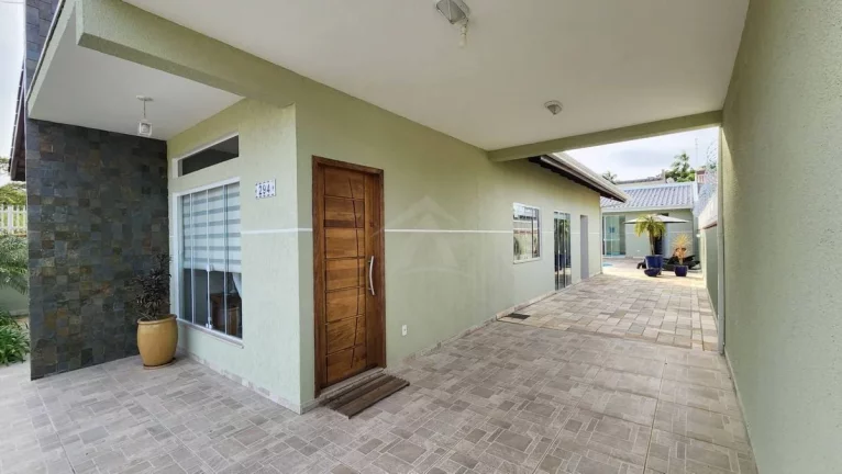 Imagem CASA COM PISCINA, 3 QUARTOS SENDO 1 SUÍTE, BAL MARILUZ