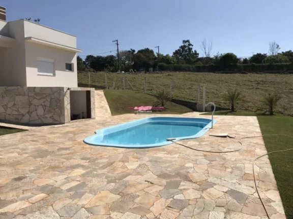 Imagem casa dentro de condomínio
